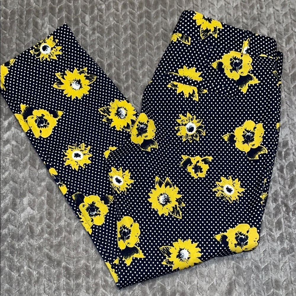 Banana Republic Sloan‎ Skinny Fit Ankle Length Polka Dot Floral Pants. Size 4.